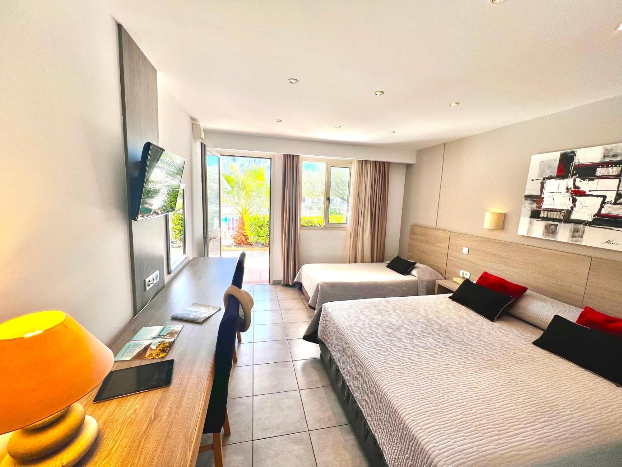 Hotel Restaurant L' Empereur อาเลอเรีย ภายนอก รูปภาพ